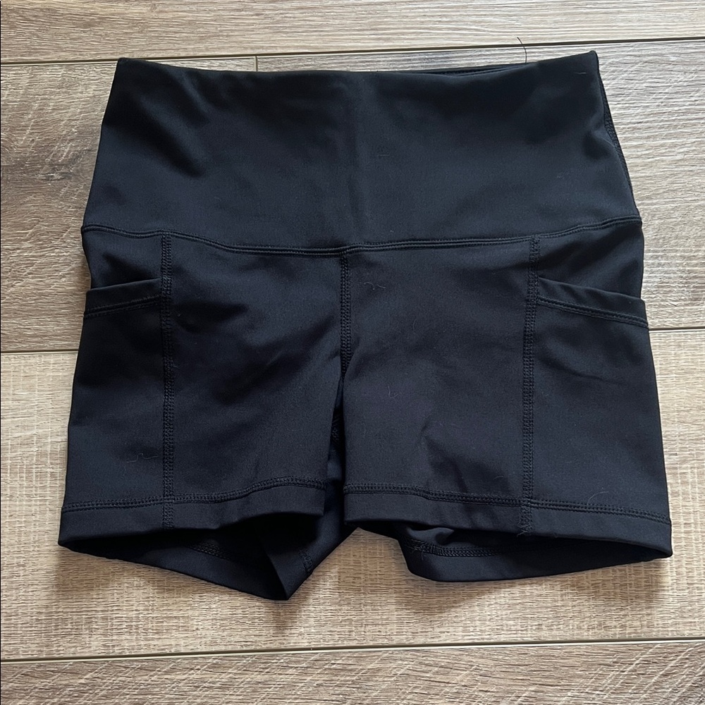 Women's Black Yogalicious Biker Short. Size XS